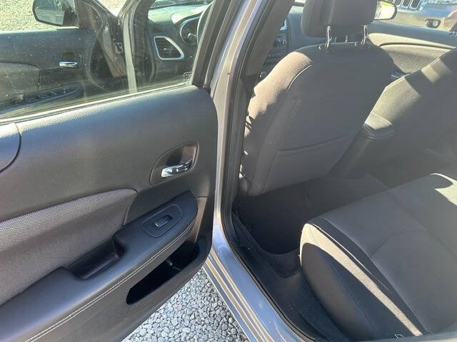 Used 2013 Dodge Avenger SE FWD image 11