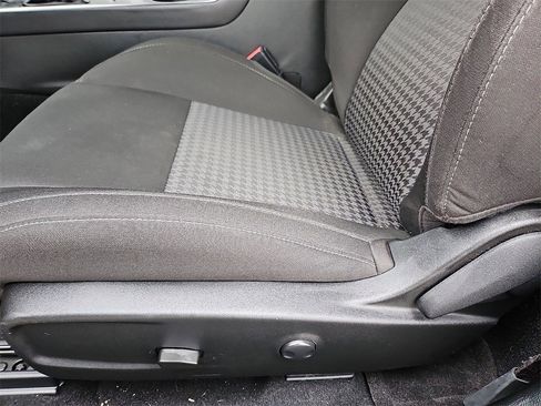 Certified 2022 Dodge Challenger R/T image 19