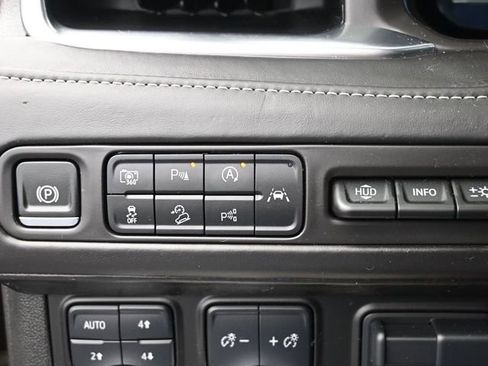 Used 2024 GMC Yukon XL Denali Ultimate image 39