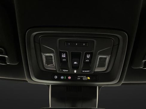 Used 2023 GMC Sierra 1500 AT4 w/ Technology Package image 28