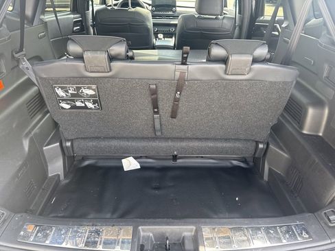 Used 2024 Mitsubishi Outlander 4WD Plug-In Hybrid image 9