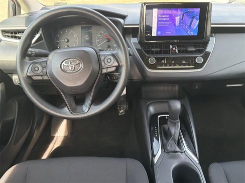 Used 2025 Toyota Corolla LE image 19