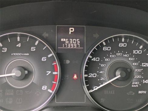 Used 2011 Subaru Outback 2.5i Premium image 32