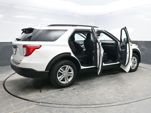 Used 2022 Ford Explorer XLT image 40