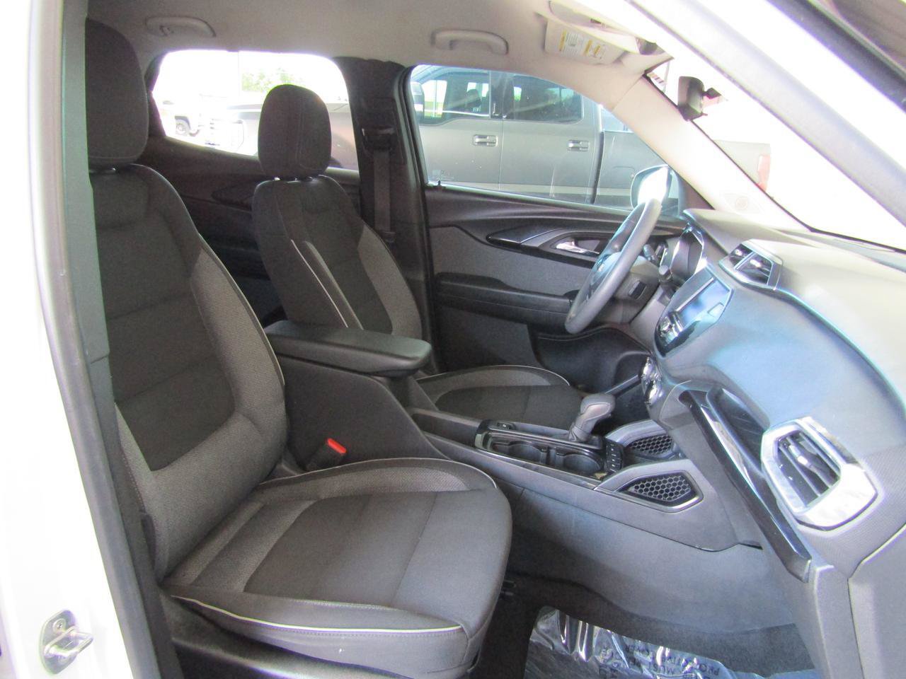 Used 2023 Chevrolet TrailBlazer LT FWD image 11