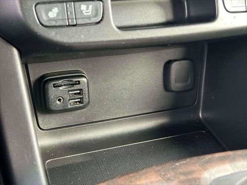 Used 2022 GMC Canyon Denali image 31