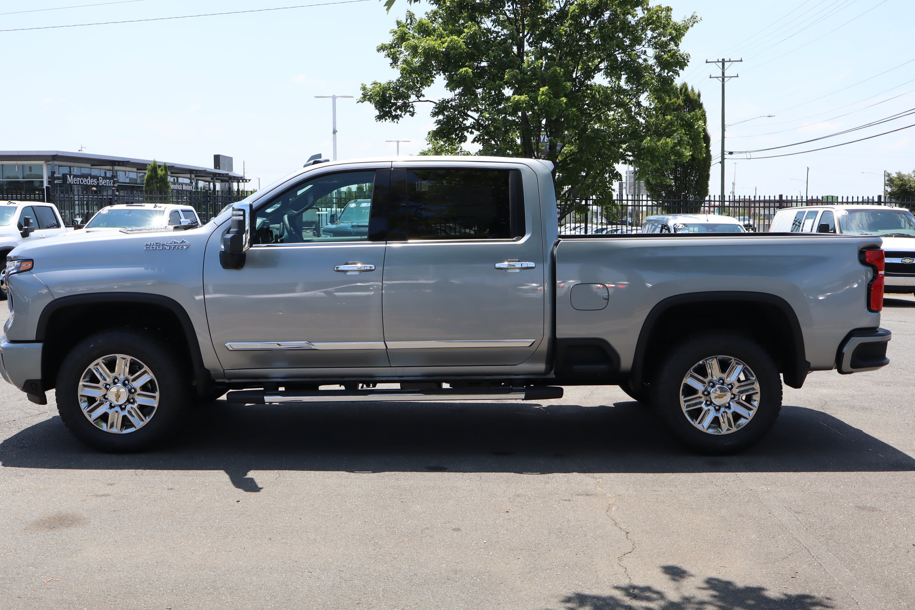 New 2026 Chevrolet Silverado 2500 High Country w/ High Country Premium Package AWD/4WD image 7