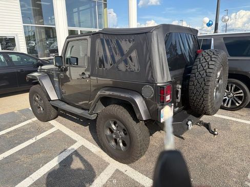 Used 2017 Jeep Wrangler Sport AWD/4WD image 3