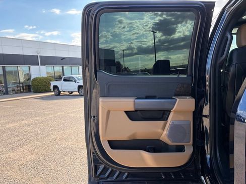 Used 2024 Ford F250 Lariat w/ Lariat Ultimate Package AWD/4WD image 24