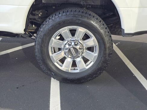 Used 2021 Ford F350 Platinum AWD/4WD image 9