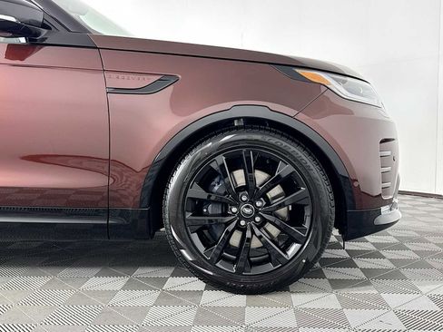 New 2026 Land Rover Discovery Limited Edition image 30