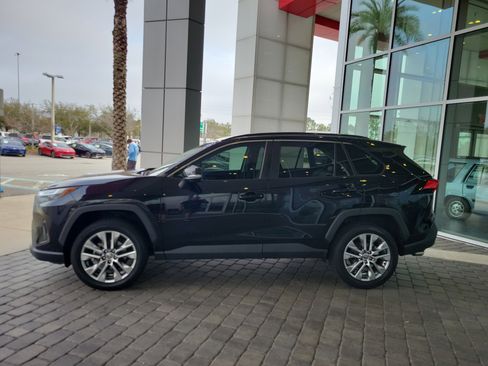 Certified 2022 Toyota RAV4 XLE Premium image 3