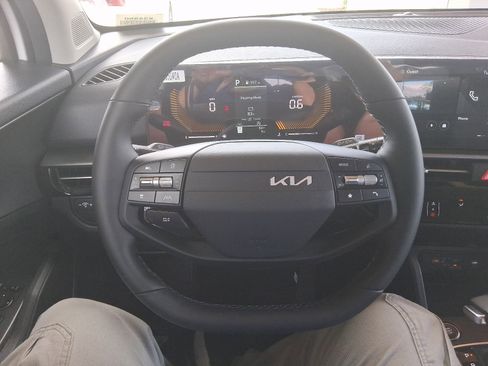 New 2026 Kia Sportage LX FWD image 8