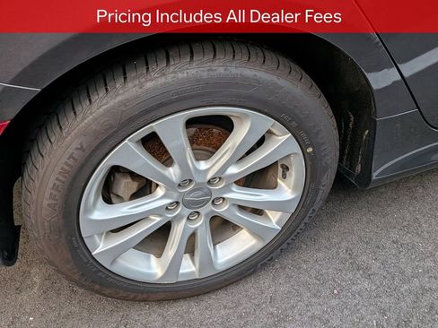 Used 2017 Chrysler 200 Limited Platinum w/ Comfort & Convenience Group FWD image 8