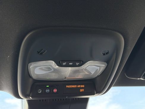 Used 2024 Chevrolet Colorado LT w/ LT Convenience Package II RWD image 12