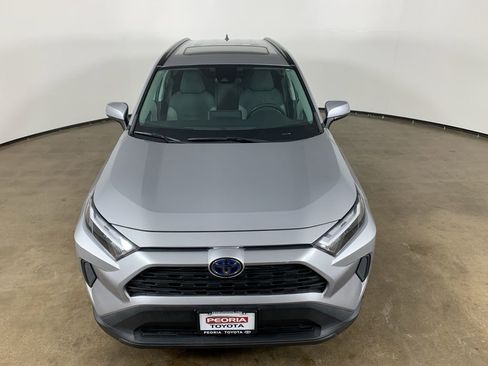 Used 2022 Toyota RAV4 XLE w/ Convenience Package image 4