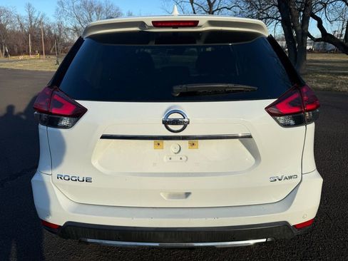 Used 2020 Nissan Rogue SV image 4