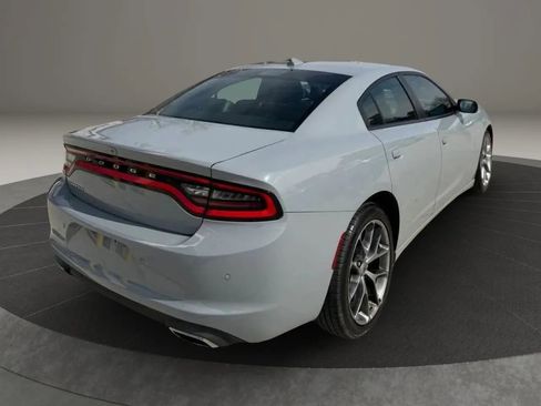 Used 2022 Dodge Charger SXT w/ Plus Group RWD image 7