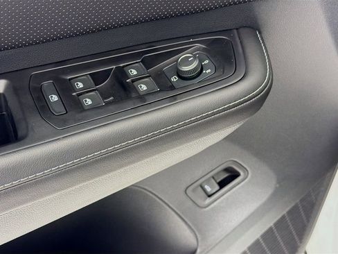 Used 2025 Volkswagen Atlas SEL Premium R-Line image 19