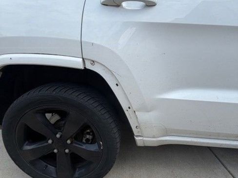 Used 2015 Jeep Grand Cherokee Altitude AWD/4WD image 14