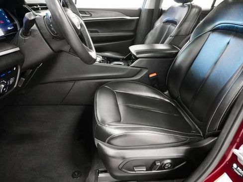 Used 2023 Jeep Grand Cherokee 4WD 4xe image 12