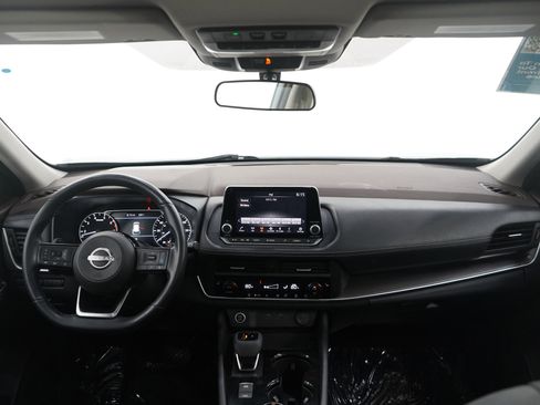 Used 2023 Nissan Rogue SV w/ SV Premium B Package image 13