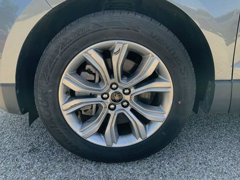 Used 2024 Ford Edge Titanium image 18