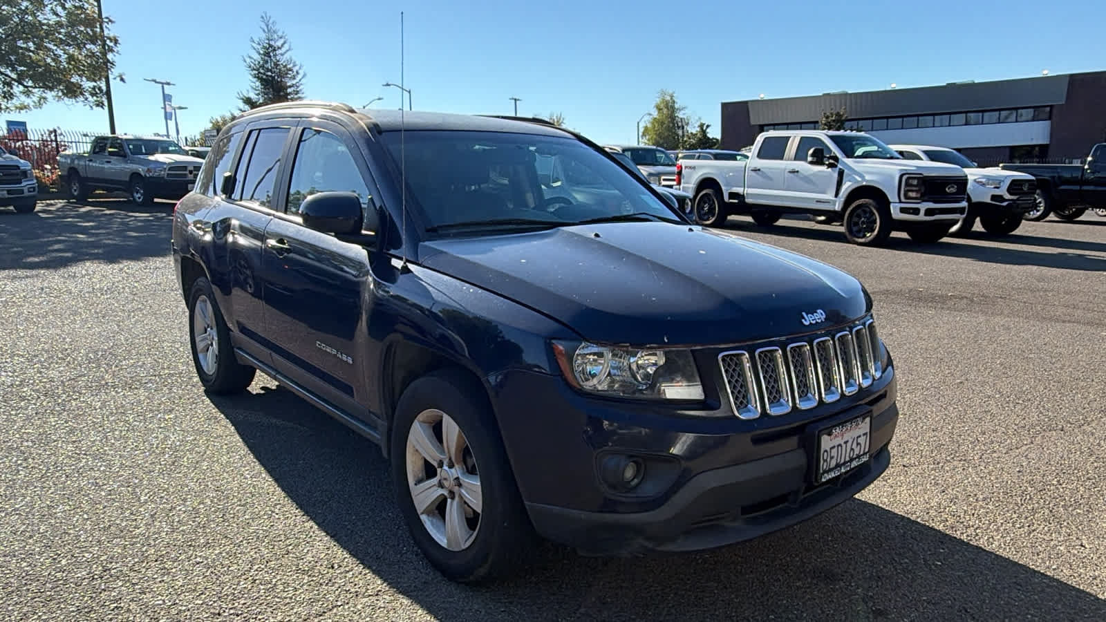 Used 2017 Jeep Compass Latitude AWD/4WD image 3