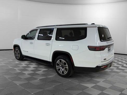 Used 2024 Jeep Wagoneer L Series II w/ Flexible Seating Group AWD/4WD image 3