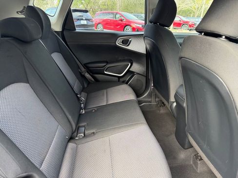 Used 2021 Kia Soul LX image 8