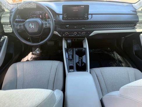 Used 2025 Honda Accord SE image 27