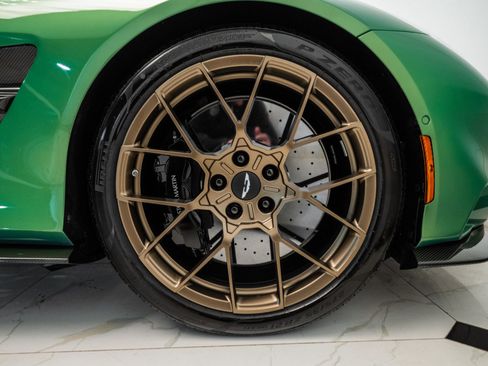 Used 2025 Aston Martin Vanquish Coupe image 44