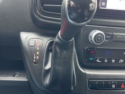 Used 2025 RAM ProMaster 2500 w/ Convenience Group FWD image 18
