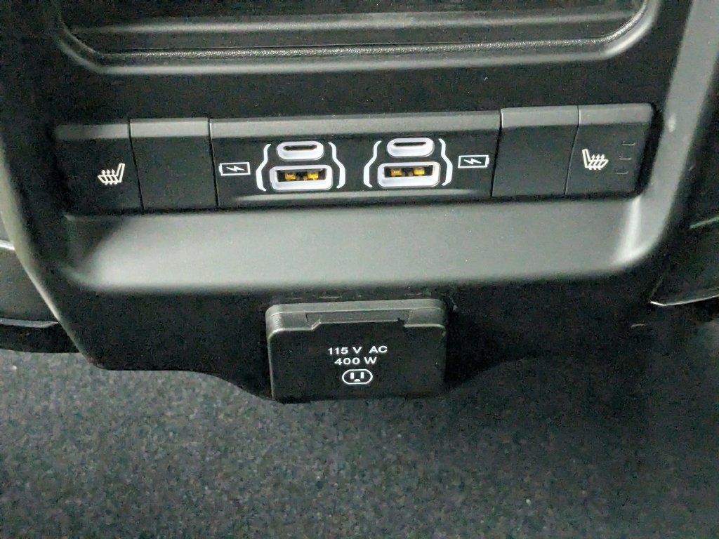 Used 2026 RAM 2500 Limited AWD/4WD image 23