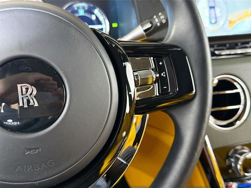 Used 2020 Rolls-Royce Cullinan image 22