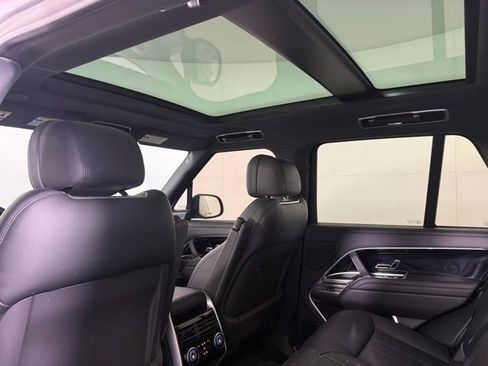 Certified 2025 Land Rover Range Rover SE image 20