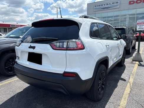 Used 2023 Jeep Cherokee Altitude Lux AWD/4WD image 3