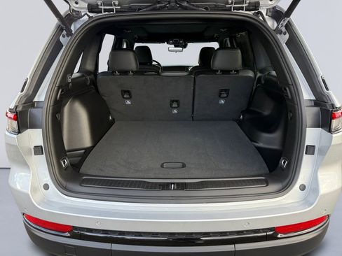 New 2025 Jeep Grand Cherokee Limited w/ Luxury Tech Group II image 20