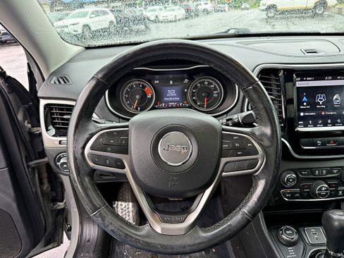 Used 2019 Jeep Cherokee Limited AWD/4WD image 14