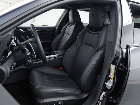 Certified 2022 Maserati Quattroporte GT RWD image 16