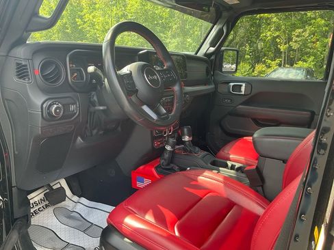 Used 2024 Jeep Wrangler Unlimited Rubicon 392 w/ Dual Top Group AWD/4WD image 15
