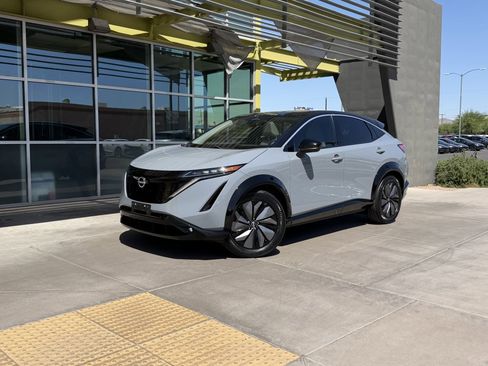 Used 2024 Nissan Ariya FWD image 1