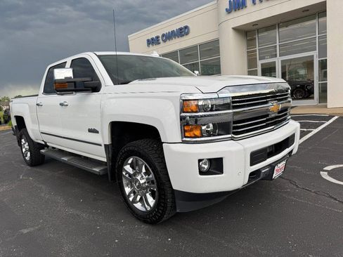 Used 2016 Chevrolet Silverado 2500 High Country w/ Duramax Plus Package AWD/4WD image 2