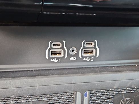 New 2025 RAM 2500 Laramie image 32