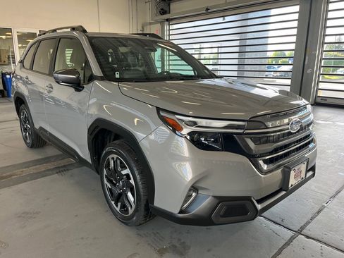 Certified 2025 Subaru Forester Limited AWD/4WD image 1