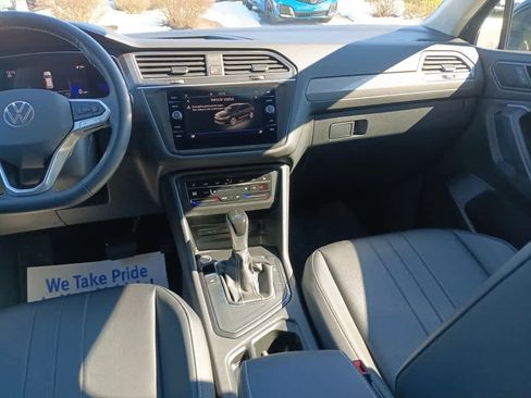 Used 2024 Volkswagen Tiguan SE image 22