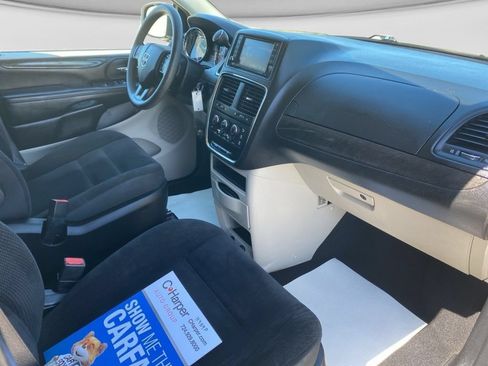 Used 2019 Dodge Grand Caravan SE FWD image 10