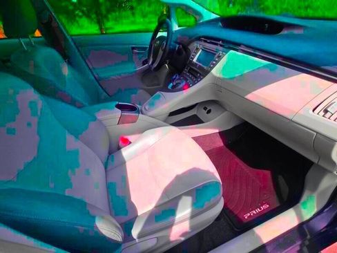 Used 2014 Toyota Prius Four FWD image 13