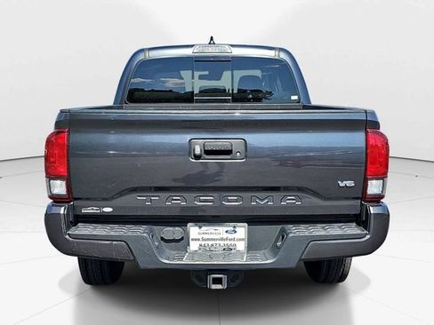 Used 2022 Toyota Tacoma SR5 w/ Technology Package RWD image 4