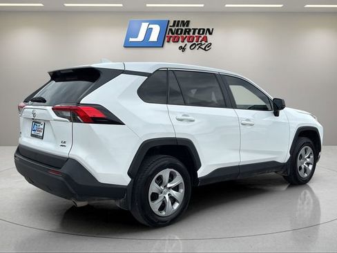 Used 2022 Toyota RAV4 LE AWD/4WD image 5